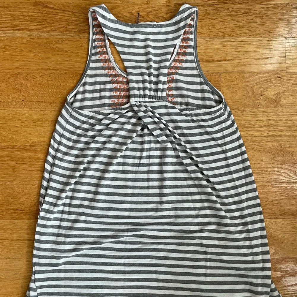 Le Sample Flowy Racerback Tank - Picture 2 of 2